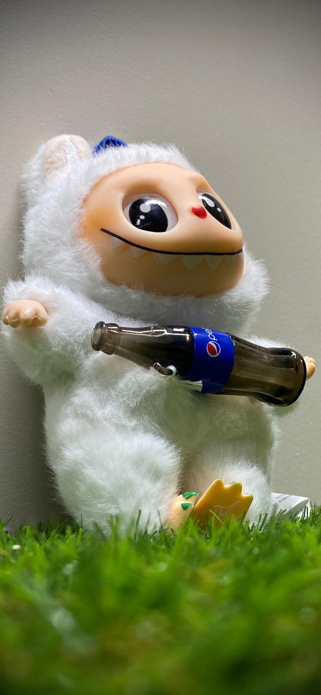 llavero labubu (blanco pepsi)