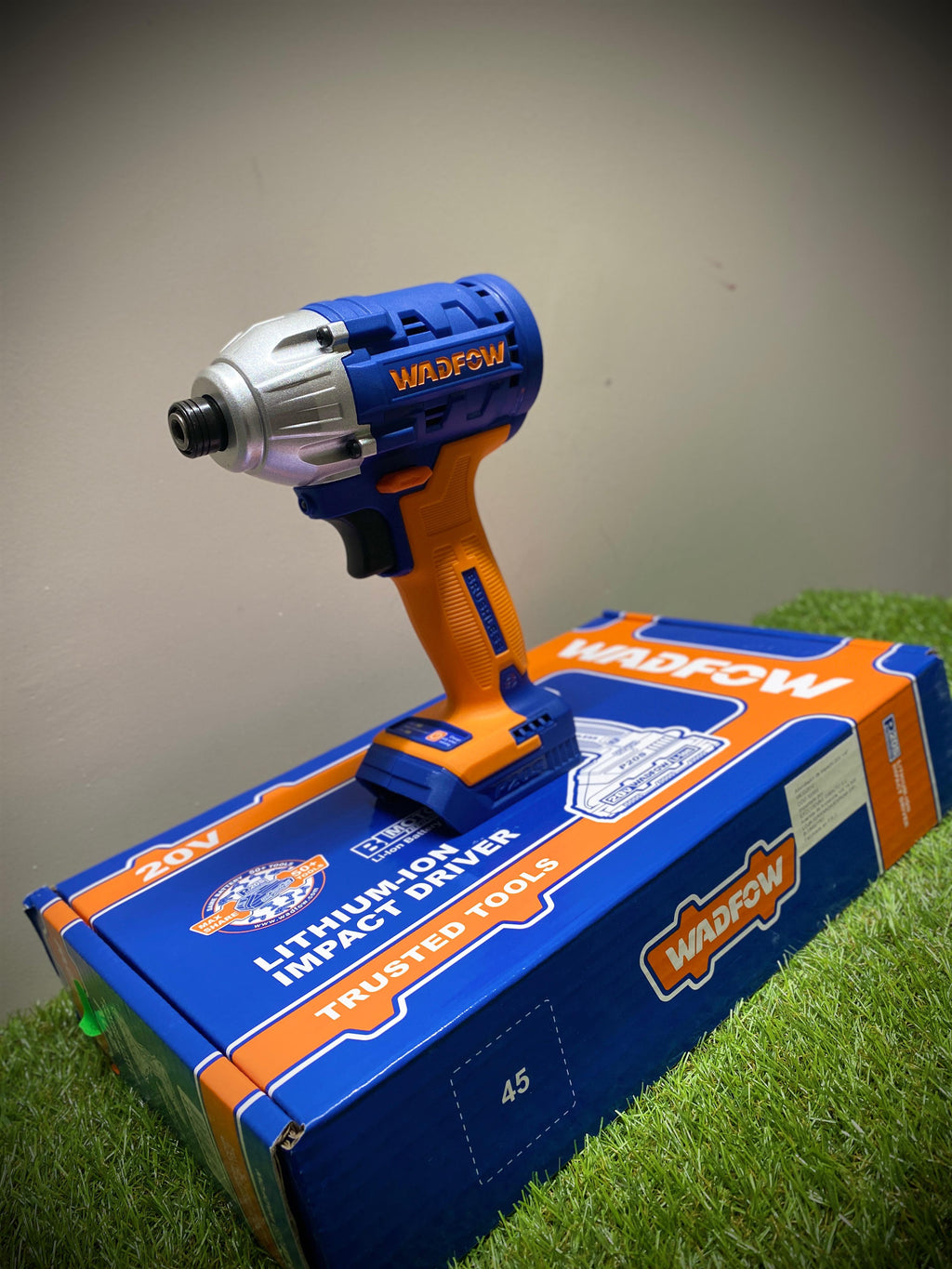 atornillador de impacto (20v)