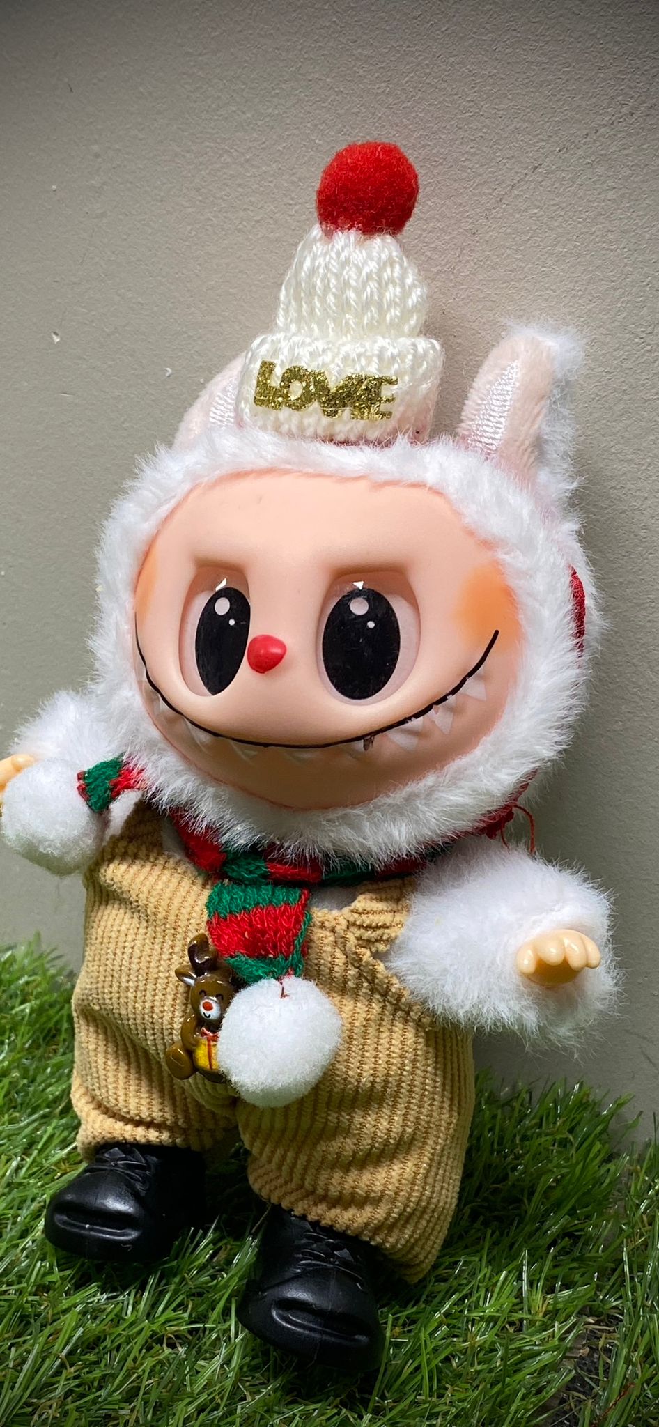 llavero labubu (pantalones)