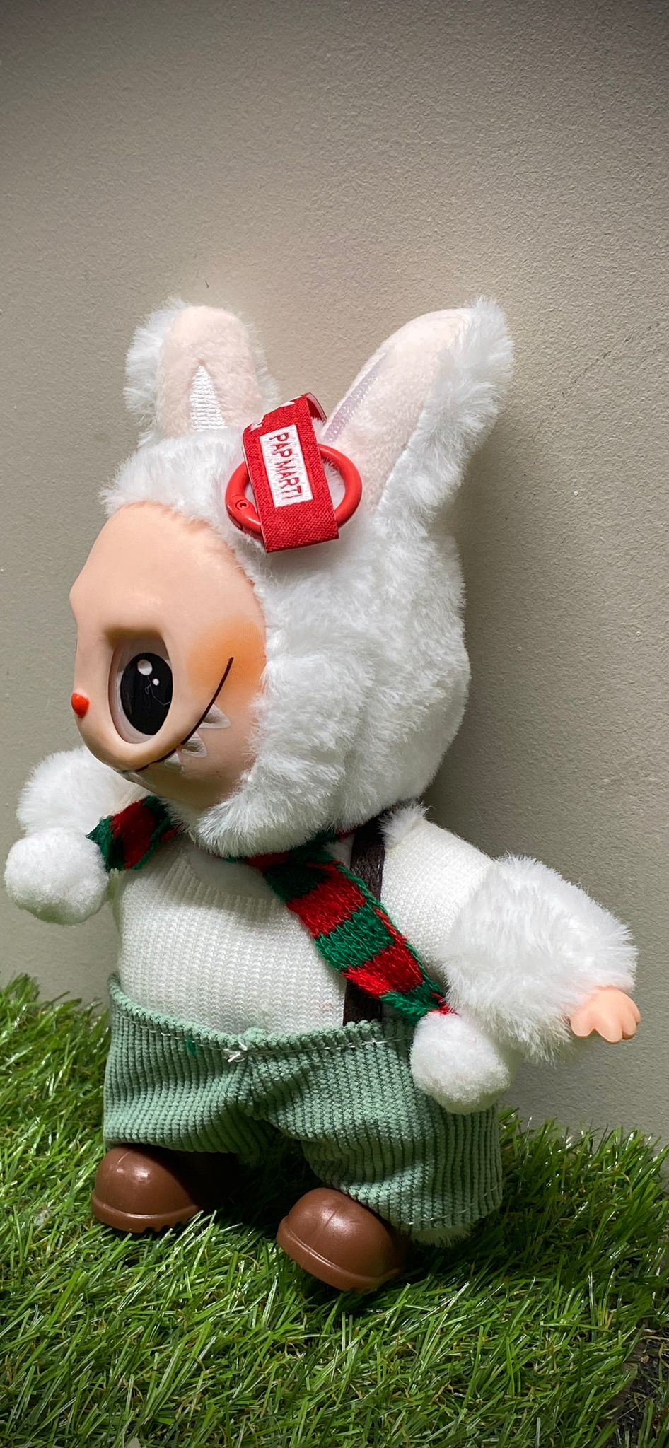 llavero labubu (bufanda)